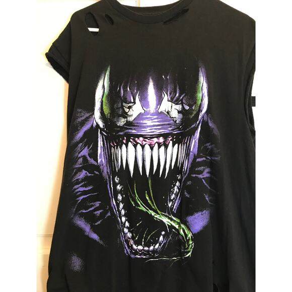 Marvel Comics T-shirt Men's L  Avengers & Venom Lot of 2 - Picture 3 of 10